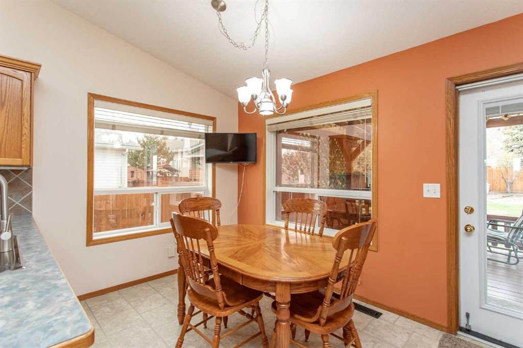 4908 55 Street, Alix, AB - Indoor Photo Showing Dining Room