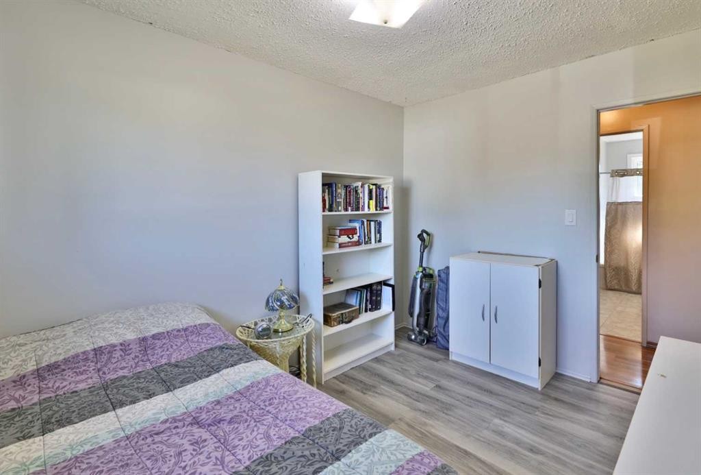 3305 Erickson Drive, Camrose, AB - Indoor Photo Showing Bedroom