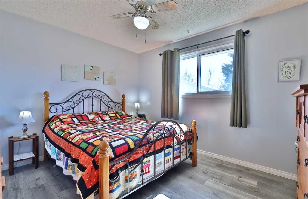 3305 Erickson Drive, Camrose, AB - Indoor Photo Showing Bedroom