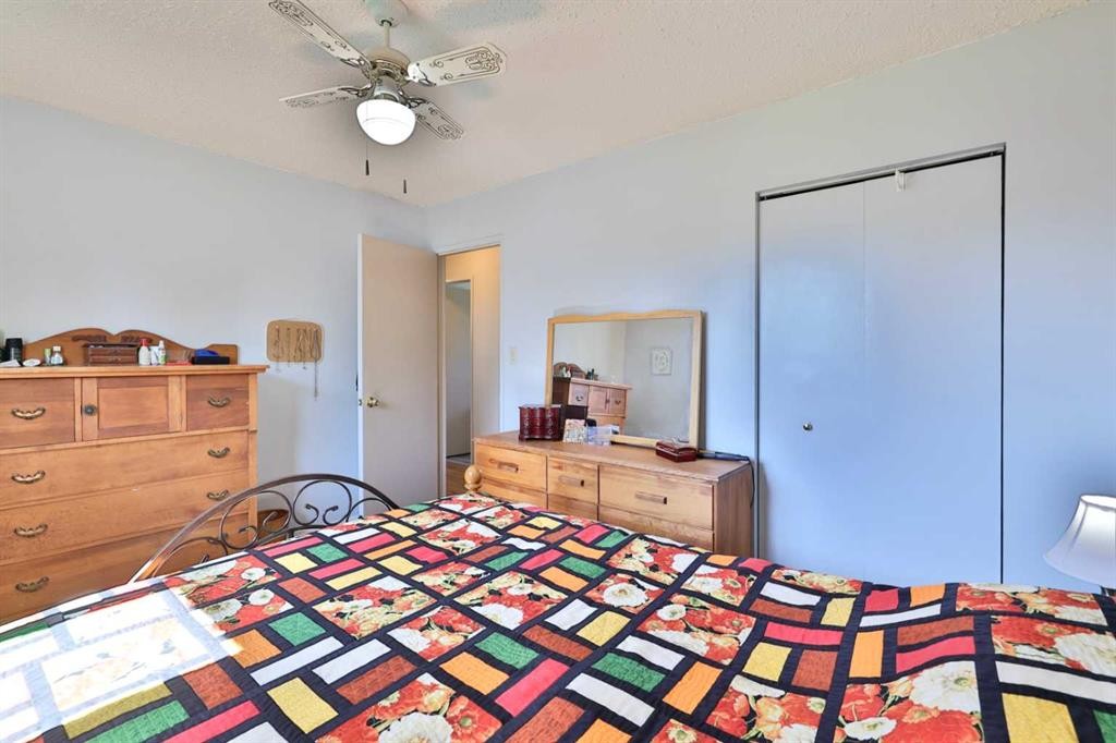 3305 Erickson Drive, Camrose, AB - Indoor Photo Showing Bedroom