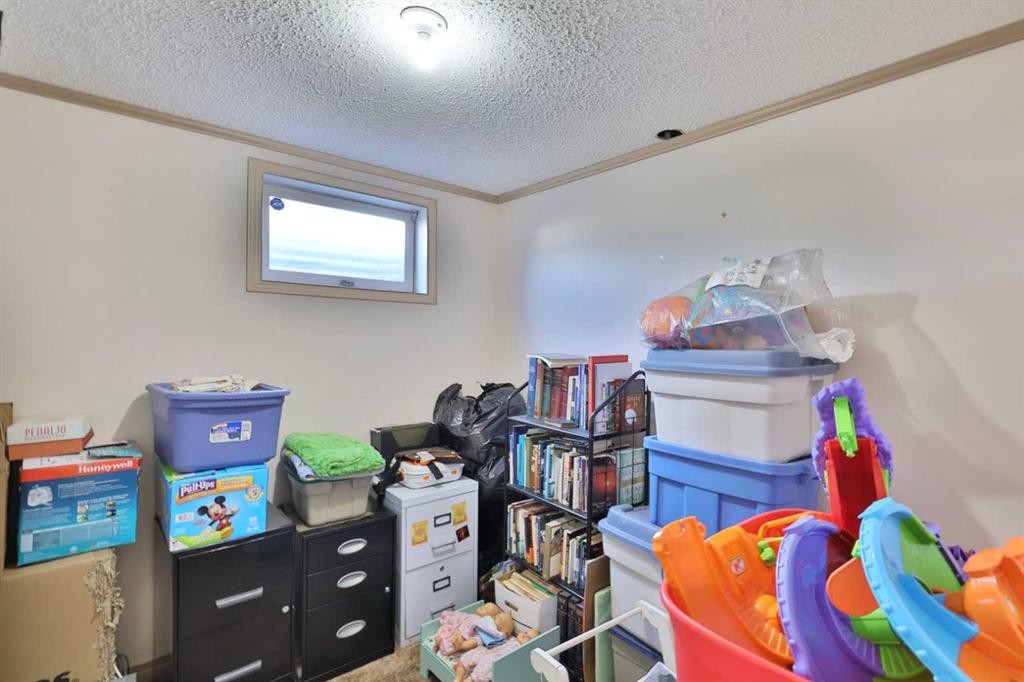 3305 Erickson Drive, Camrose, AB - Indoor Photo Showing Other Room