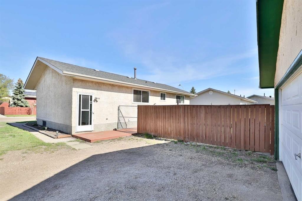 3305 Erickson Drive, Camrose, AB - Outdoor With Exterior