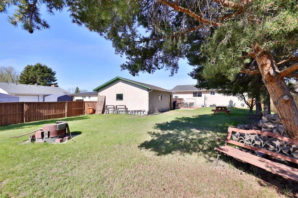 3305 Erickson Drive, Camrose, AB - Outdoor