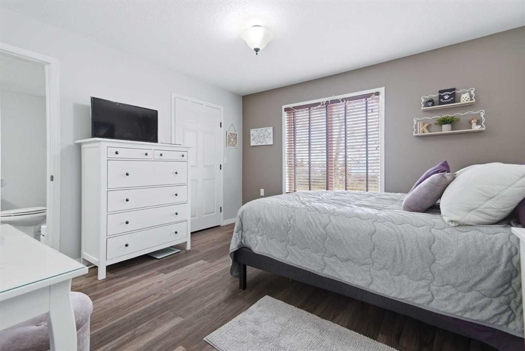 223A-80 Kelloway Crescent, Red Deer, AB - Indoor Photo Showing Bedroom