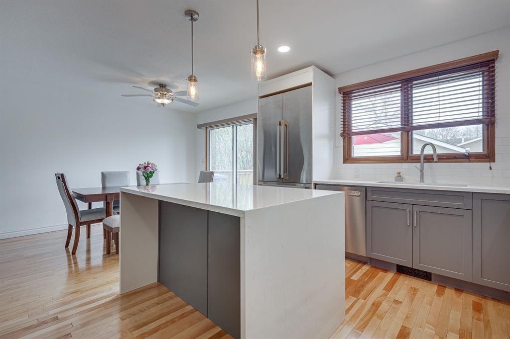 8 Nielsen Close, Red Deer, AB - Indoor