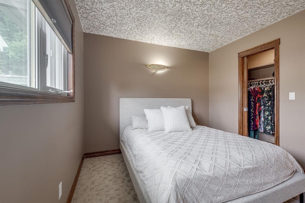 8 Nielsen Close, Red Deer, AB - Indoor Photo Showing Bedroom