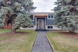 8 Nielsen Close Red Deer, AB T4P 2A1