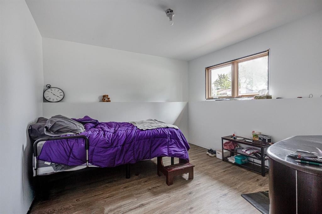 8 Nielsen Close, Red Deer, AB - Indoor Photo Showing Bedroom
