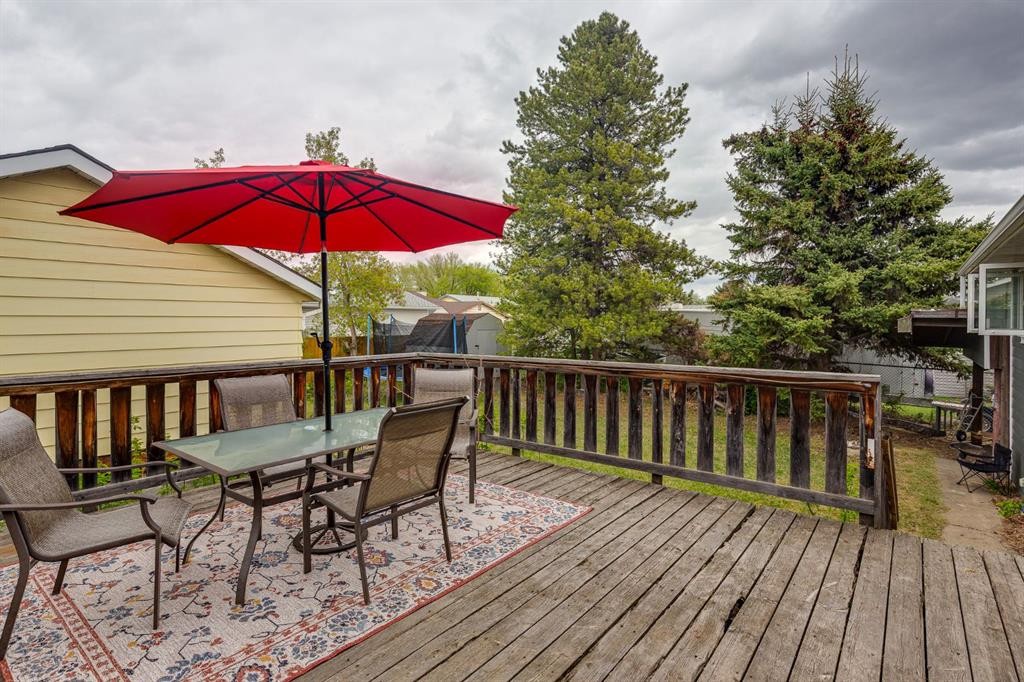 8 Nielsen Close, Red Deer, AB - Outdoor With Deck Patio Veranda With Exterior