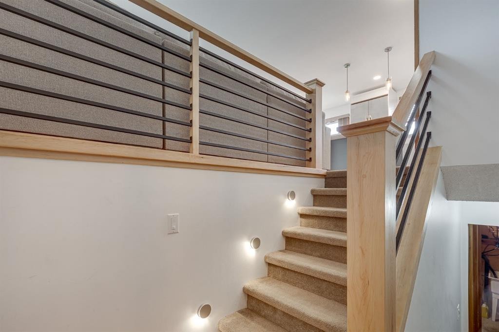 8 Nielsen Close, Red Deer, AB - Indoor Photo Showing Other Room