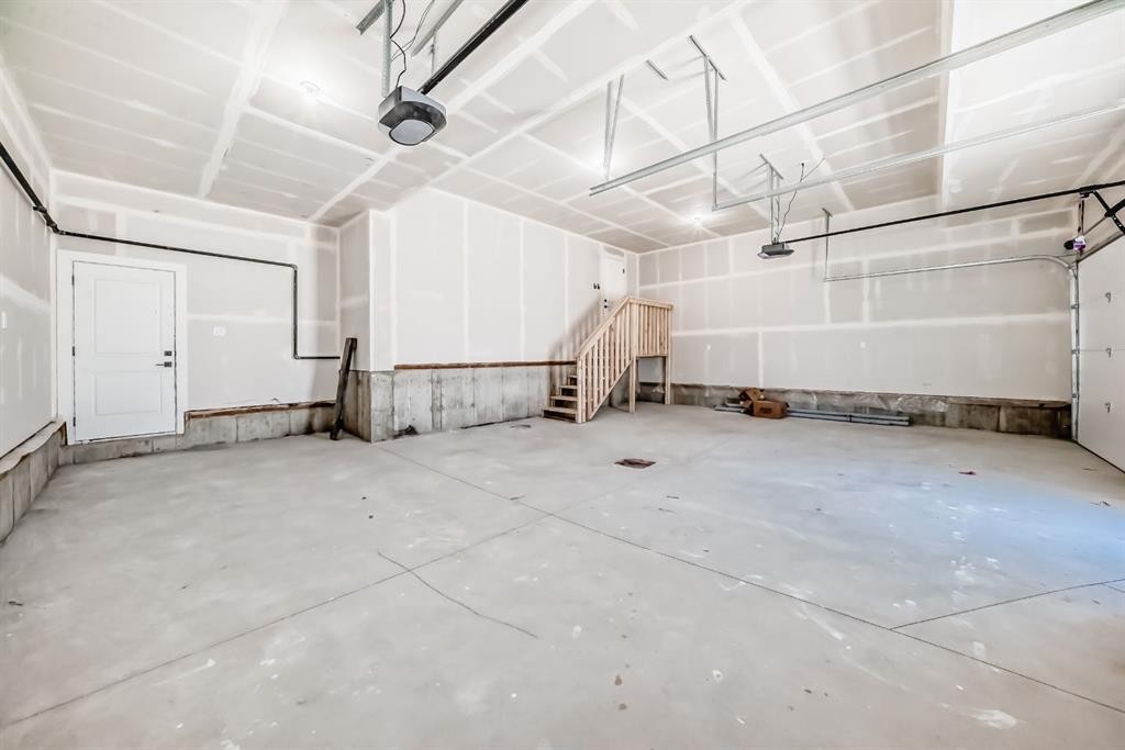 19 Everson Close, Red Deer, AB - Indoor Photo Showing Garage