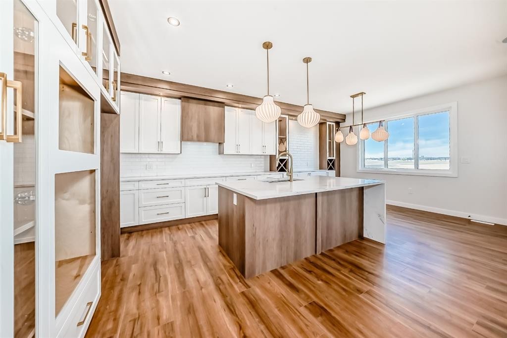 19 Everson Close, Red Deer, AB - Indoor Photo Showing Kitchen