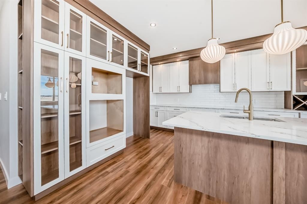 19 Everson Close, Red Deer, AB - Indoor Photo Showing Kitchen