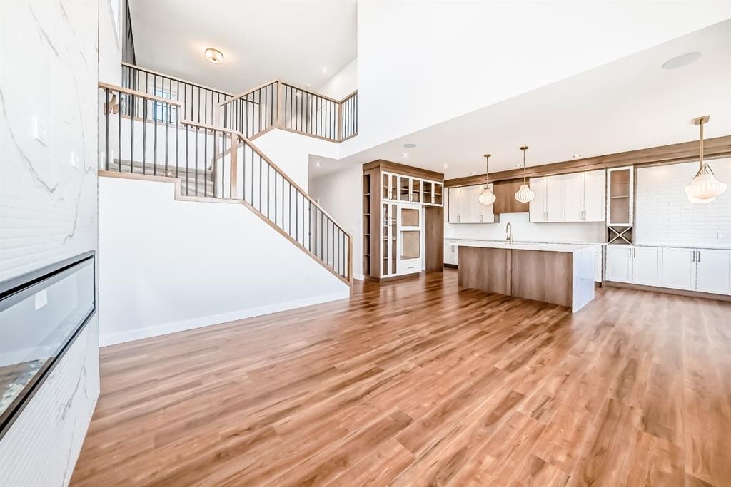 19 Everson Close, Red Deer, AB - Indoor Photo Showing Kitchen