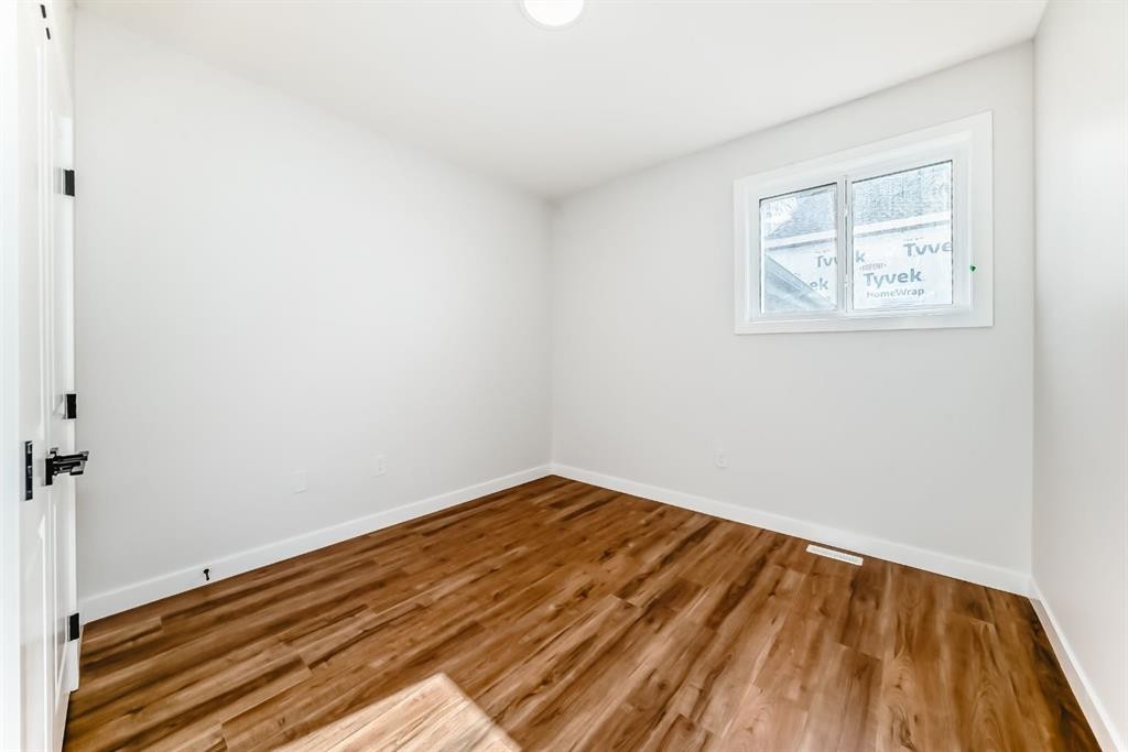 19 Everson Close, Red Deer, AB - Indoor Photo Showing Other Room