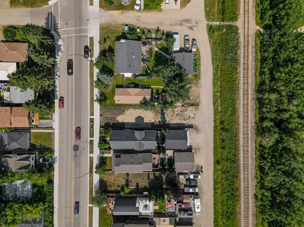 3907 50 Avenue, Sylvan Lake, AB
