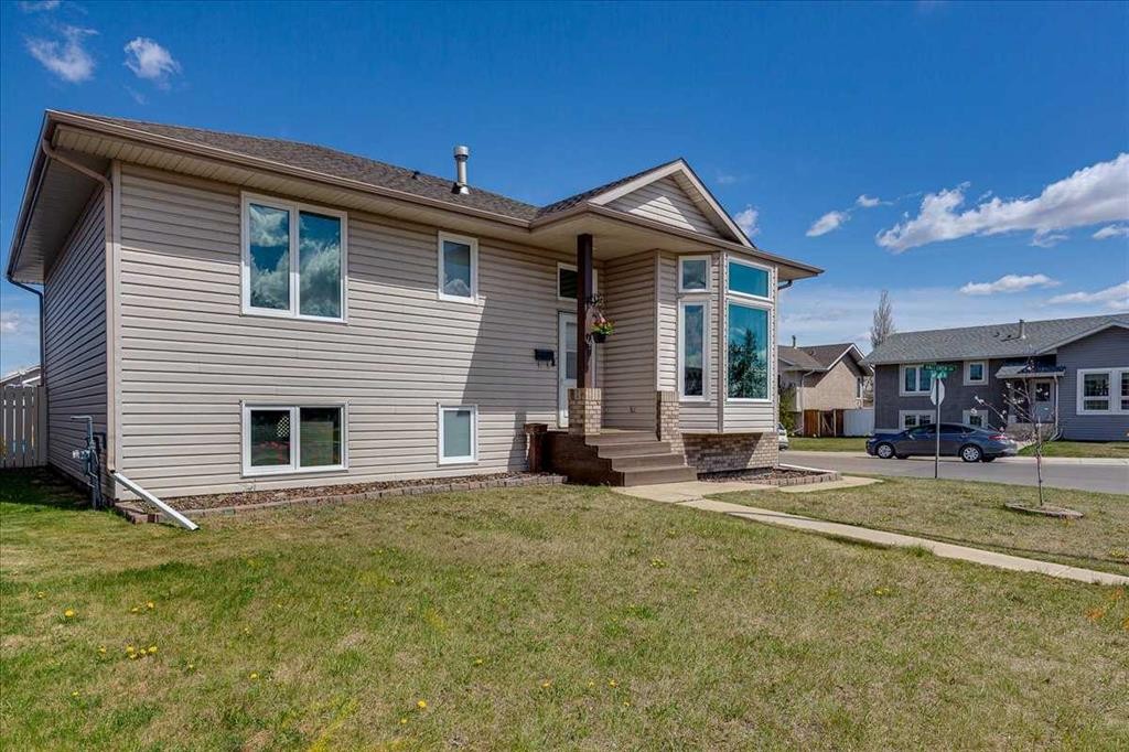 4 Harrison Road, Sylvan Lake, AB - Outdoor