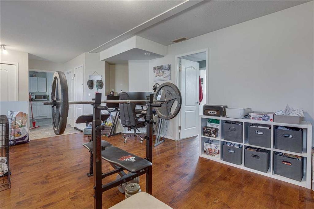 4 Harrison Road, Sylvan Lake, AB - Indoor