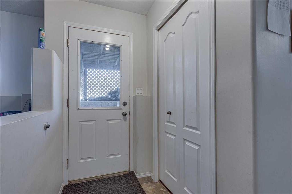 4 Harrison Road, Sylvan Lake, AB - Indoor Photo Showing Other Room