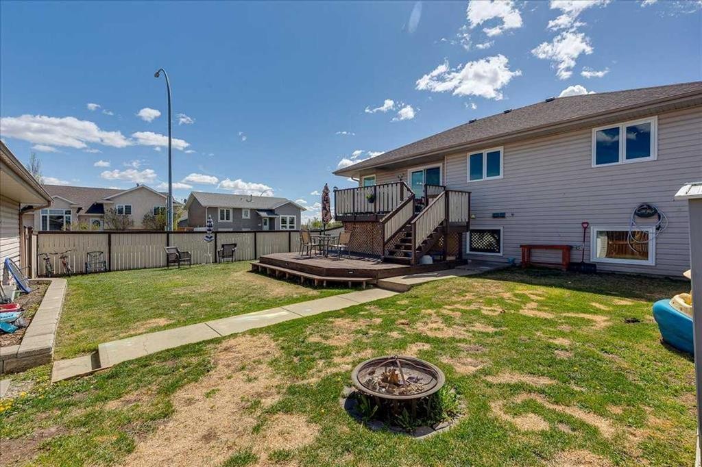 4 Harrison Road, Sylvan Lake, AB - Outdoor