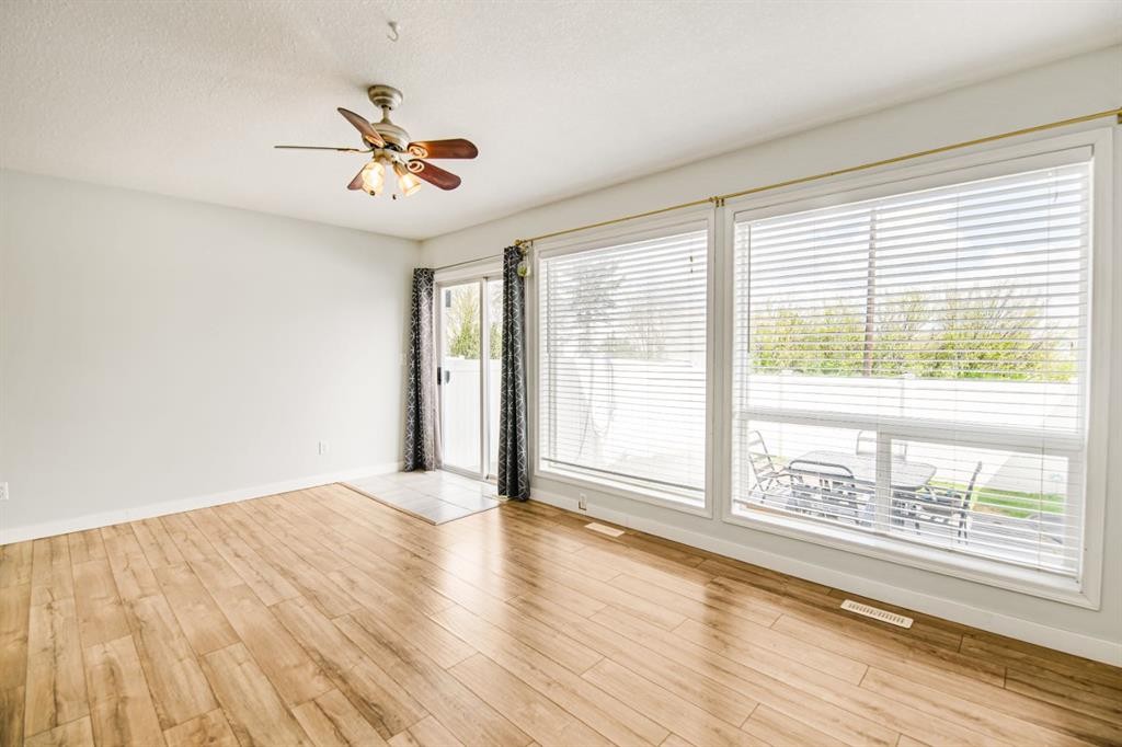17-6300 Orr Drive, Red Deer, AB - Indoor Photo Showing Other Room