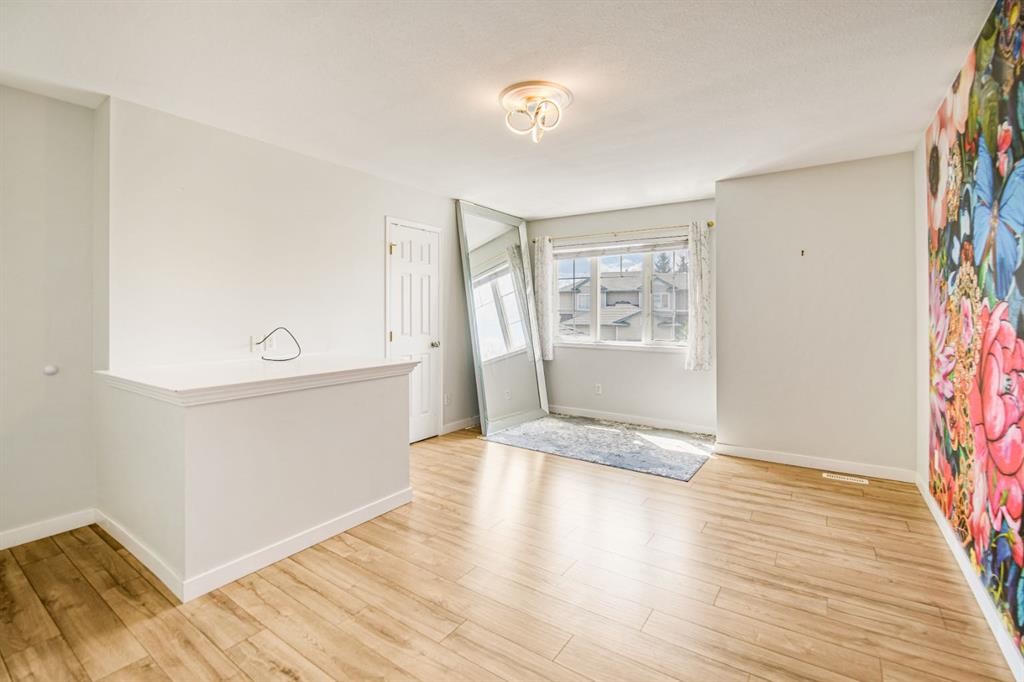17-6300 Orr Drive, Red Deer, AB - Indoor Photo Showing Other Room