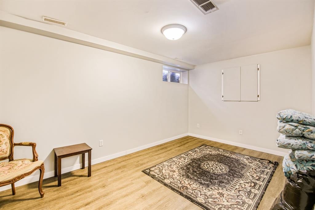 17-6300 Orr Drive, Red Deer, AB - Indoor Photo Showing Other Room