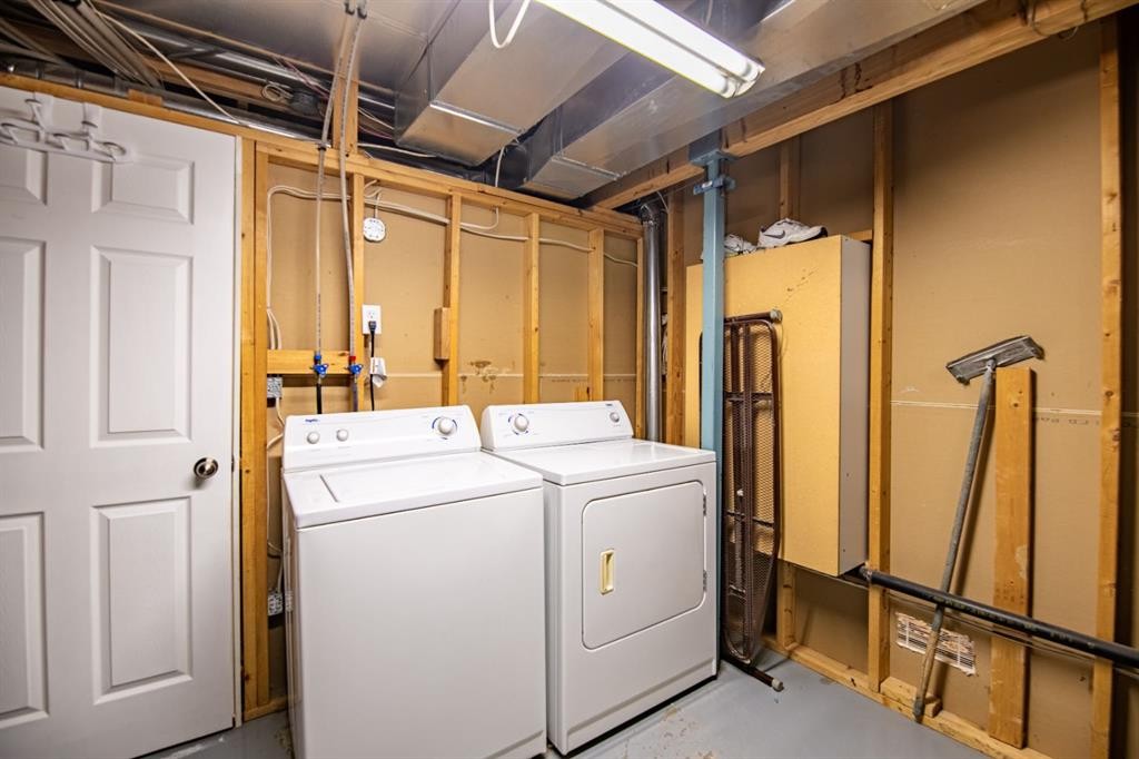 17-6300 Orr Drive, Red Deer, AB - Indoor Photo Showing Laundry Room