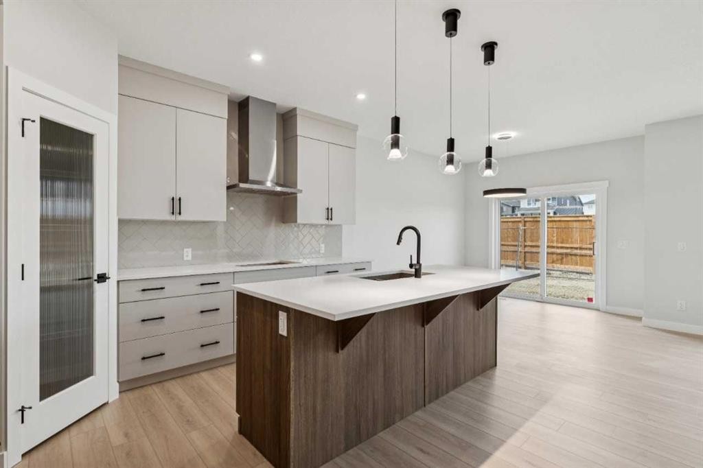 271 Bridgeport Circle, Chestermere, AB - Indoor Photo Showing Kitchen With Upgraded Kitchen
