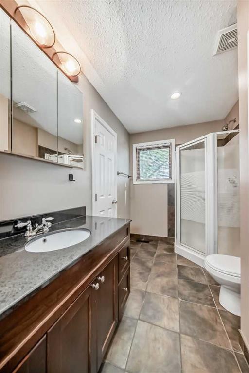 2 Nichols Crescent, Red Deer, AB - Indoor Photo Showing Bathroom