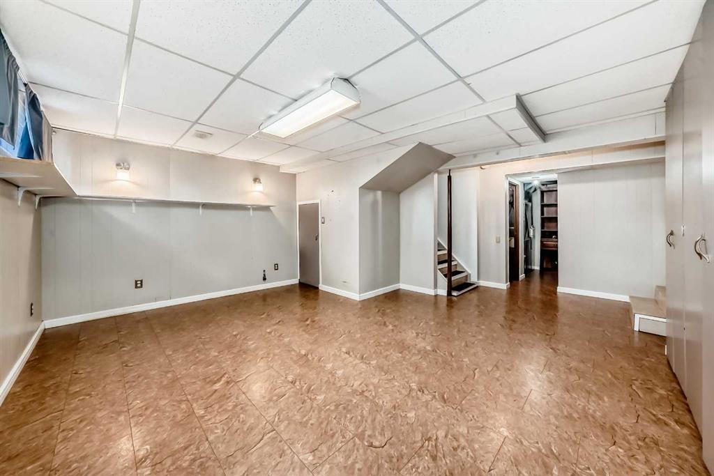 2 Nichols Crescent, Red Deer, AB - Indoor Photo Showing Other Room