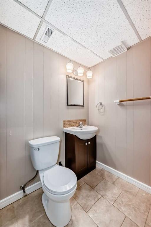 2 Nichols Crescent, Red Deer, AB - Indoor Photo Showing Bathroom