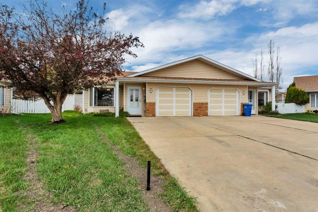 26 Dale Close, Red Deer, AB - Outdoor With Facade