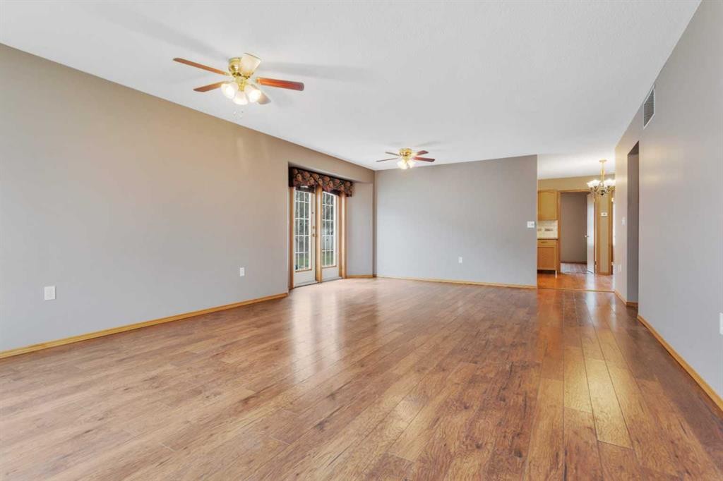 26 Dale Close, Red Deer, AB - Indoor Photo Showing Other Room