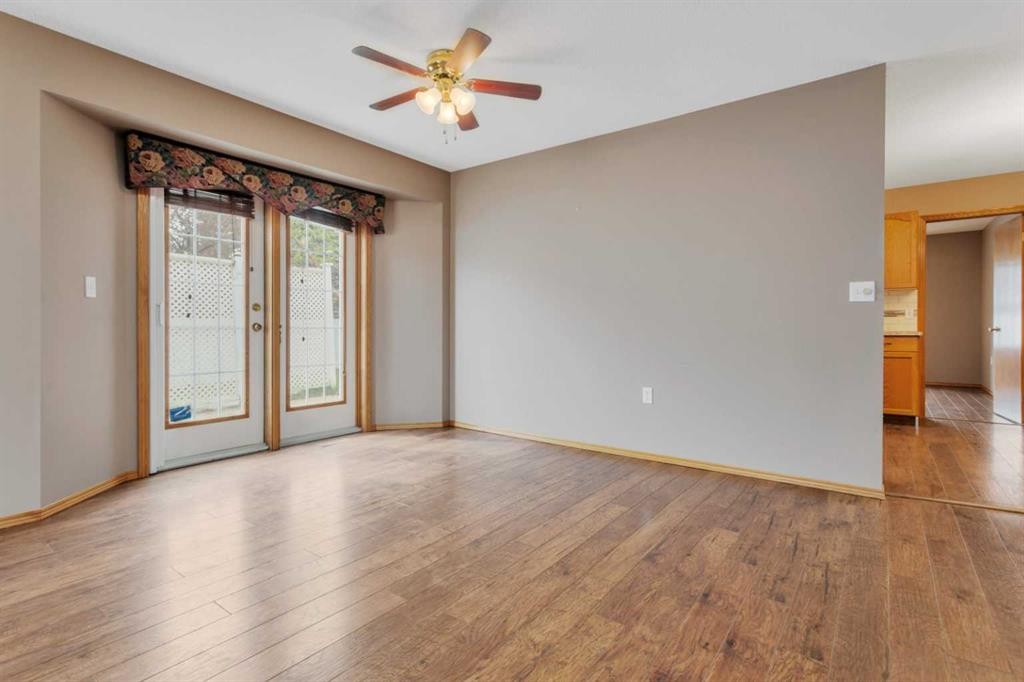 26 Dale Close, Red Deer, AB - Indoor Photo Showing Other Room