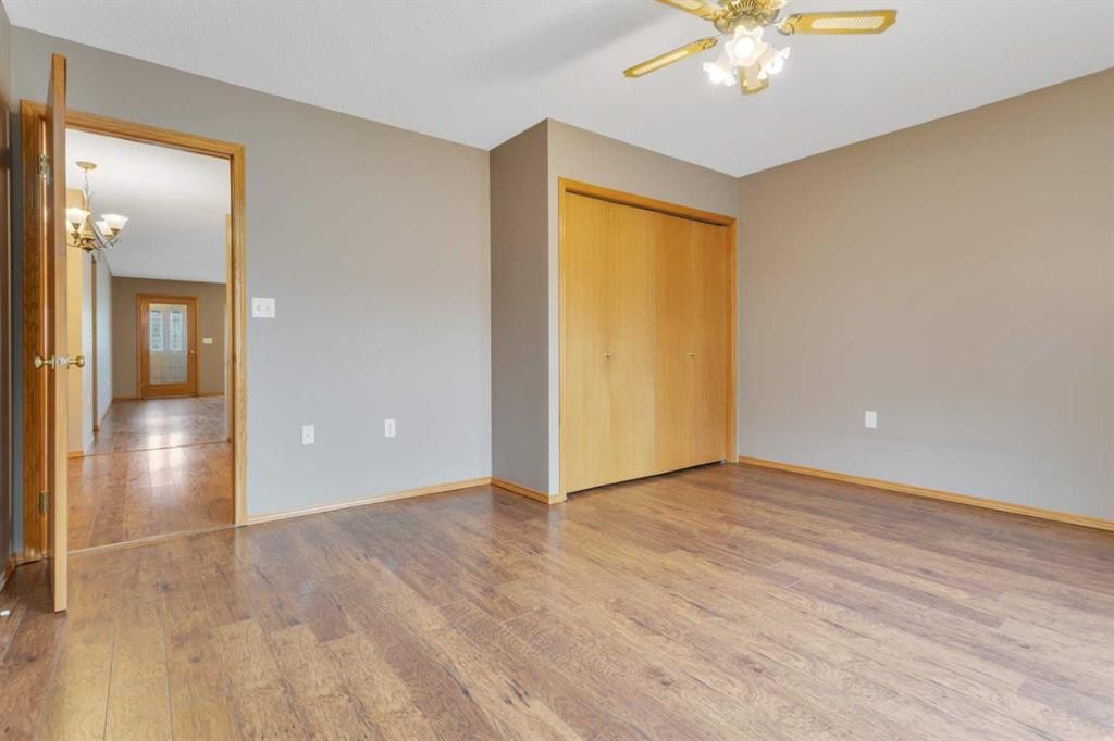 26 Dale Close, Red Deer, AB - Indoor Photo Showing Other Room