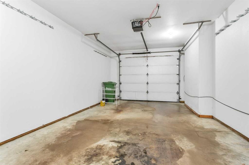 26 Dale Close, Red Deer, AB - Indoor Photo Showing Garage
