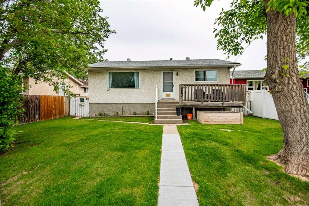 5903 56 Avenue, Red Deer, AB
