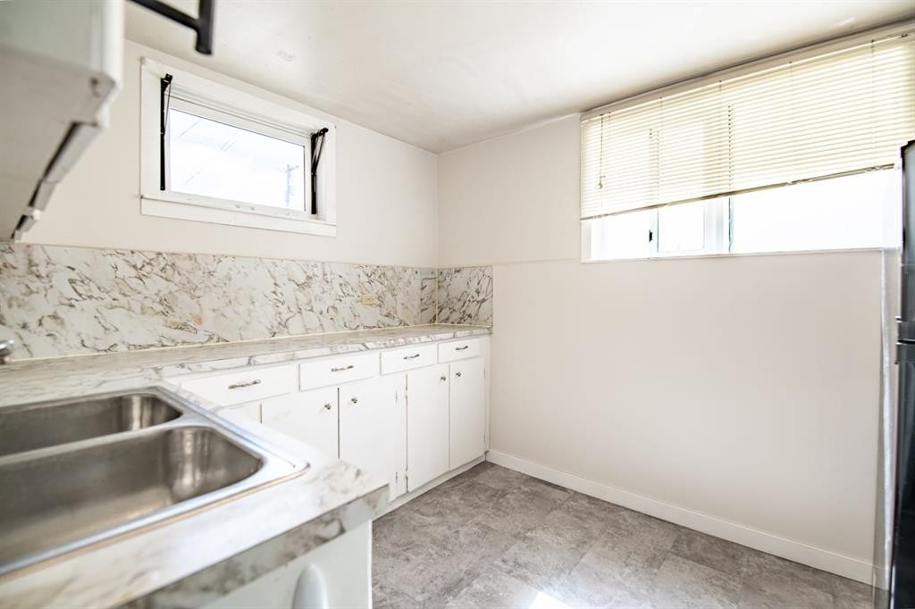 5903 56 Avenue, Red Deer, AB