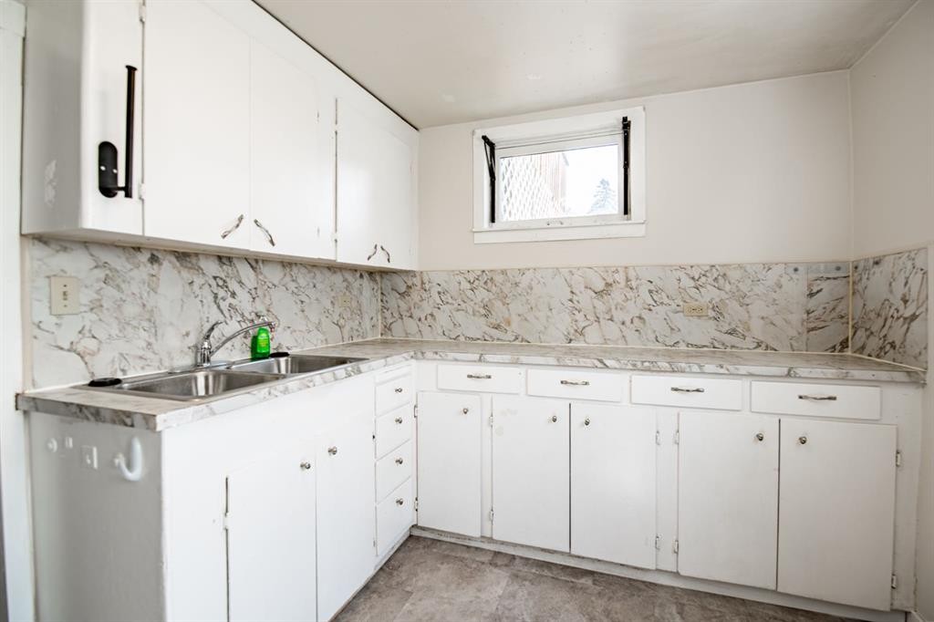 5903 56 Avenue, Red Deer, AB