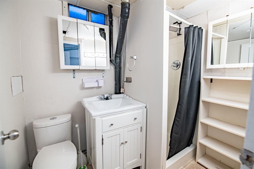 5903 56 Avenue, Red Deer, AB
