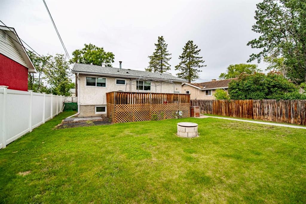 5903 56 Avenue, Red Deer, AB