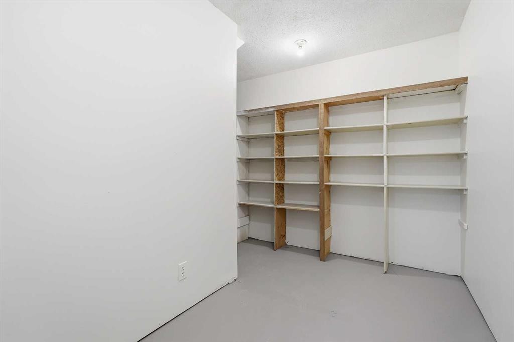 35 Ayers Avenue, Red Deer, AB
