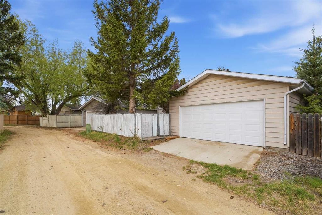 35 Ayers Avenue, Red Deer, AB