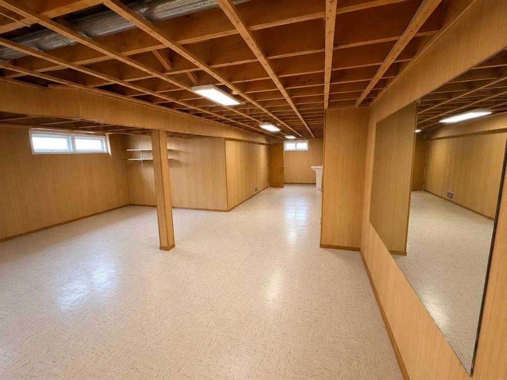 5110 51, Castor, AB - Indoor Photo Showing Basement