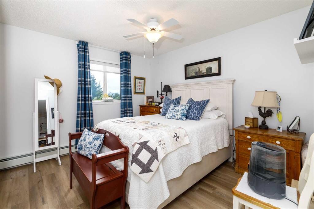 326-56 Carroll Crescent, Red Deer, AB - Indoor Photo Showing Bedroom