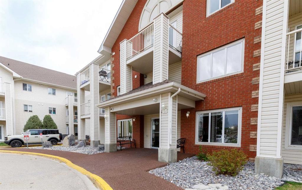 326-56 Carroll Crescent, Red Deer, AB - Outdoor