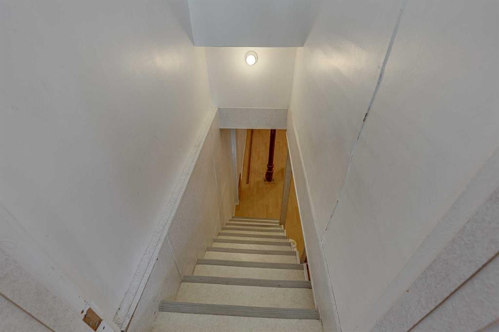 5013 54 Avenue, Ponoka, AB - Indoor Photo Showing Other Room
