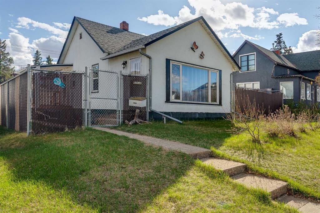 5013 54 Avenue, Ponoka, AB - Outdoor