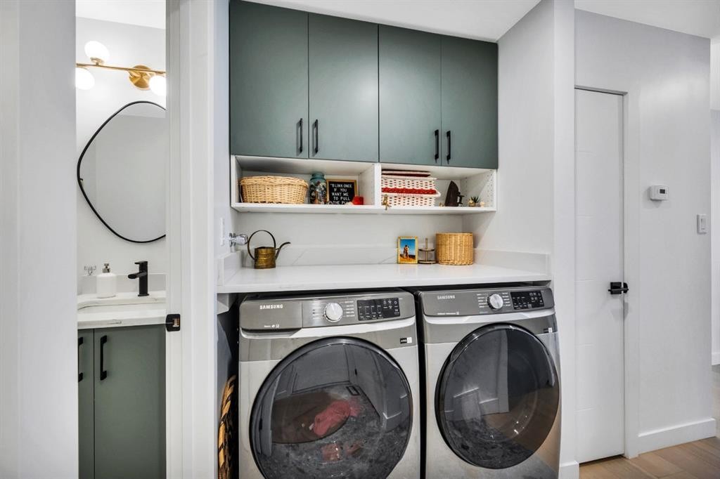 2021 112A Street, Edmonton, AB - Indoor Photo Showing Laundry Room